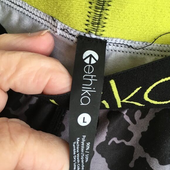 ETHIKA LEGGINGS IN BLACK LEOPARD PRINT - Picture 4 of 5